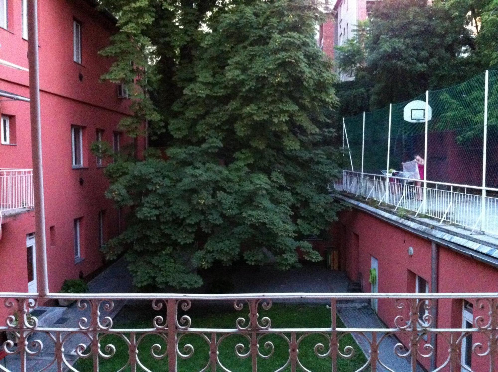 Season Hostel Budapest Exteriör bild